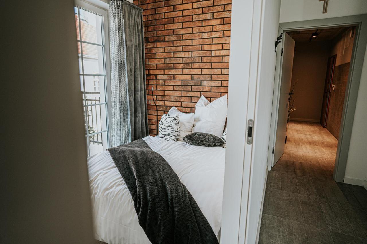 Bed and Breakfast The Loft - Garncarska 1 Пётркув-Трыбунальский Экстерьер фото