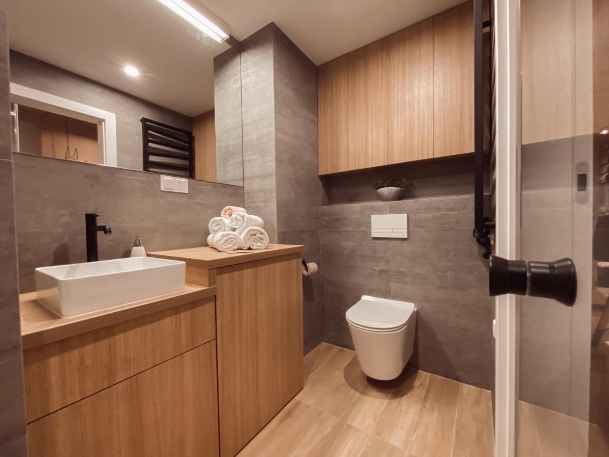 Bed and Breakfast The Loft - Garncarska 1 Пётркув-Трыбунальский Экстерьер фото